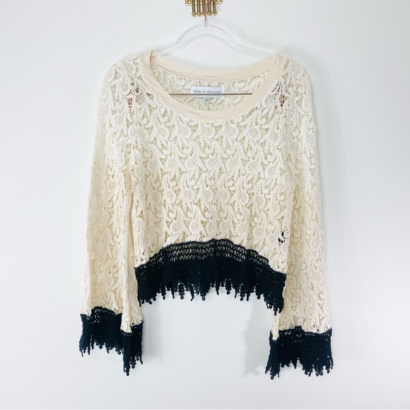 DRESS THE POPULATION BELL SLEEVE TOP - Picture 7 of 11